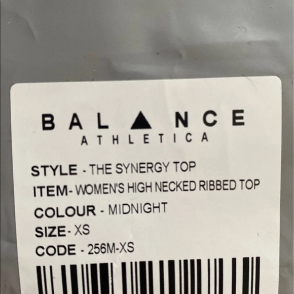 ❗️SOLD❗️Balance Athletica Synergy Top - Picture 6 of 9